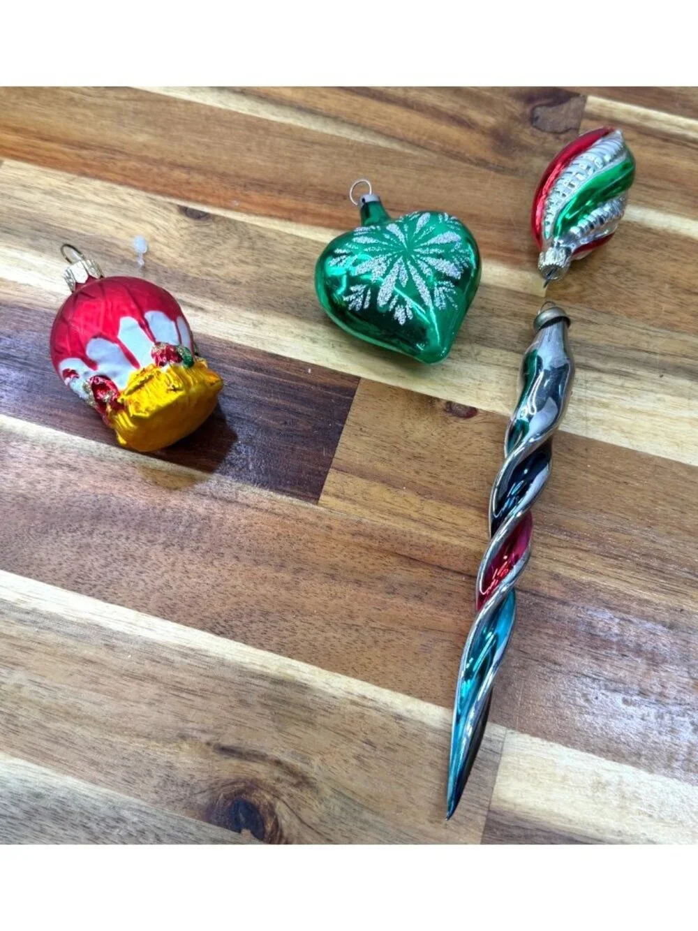 Lot of 4 vintage christmas tree ornaments